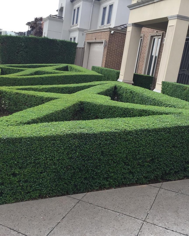 Garden design in Officer